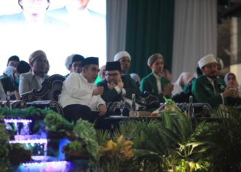 Di Hadapan Ribuan Santri Nahdlatul Wathon NTB, Muzani Paparkan Program Prioritas Prabowo