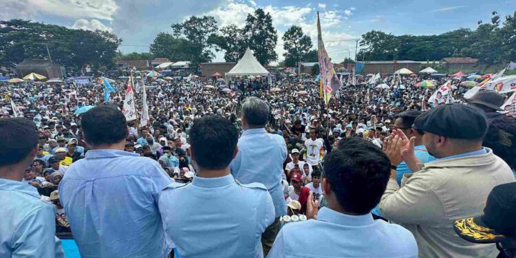 Puluhan Ribu Masyarakat Tegal dan Brebes Padati Kampanye Akbar Prabowo-Gibran