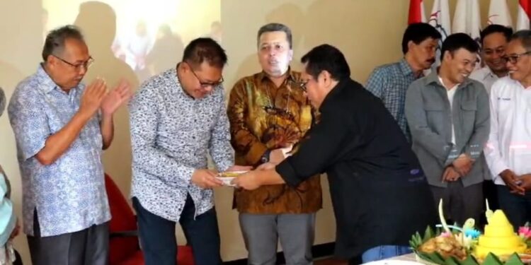 SMSI Rayakan HUT ke-7 Dengan Potong Tumpeng dan Donor Darah Serentak di 37 Kota