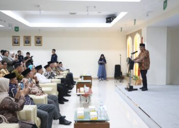 Sekjen Gerindra Serahkan Dana Bantuan Hasil Lelang Sapi Miliknya ke Baznas untuk Palestina