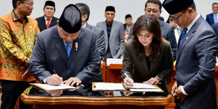 Rapat Terakhir Bersama Komisi I DPR RI, Prabowo Pamit dan Mohon Maaf