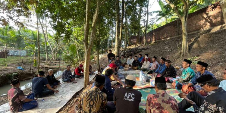 Jelang Akhir Tahun 2024, Kades Talaga Bersama Masyarakat Pers dan PHRI Pokja Gelar Tasyakuran dan Penyematan Nama Sungai Gus Ipul