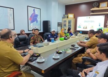 Banua Pers Community dan DLH Kalsel Hijaukan Tiga Desa di Banjar Lewat Aksi Tanam Pohon