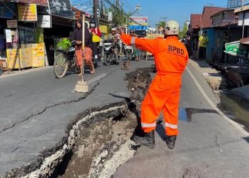 Jalan Veteran Sungai Lulut Ambles, PUPR Kalsel Lakukan Penanganan Darurat dan Siapkan Solusi Permanen.